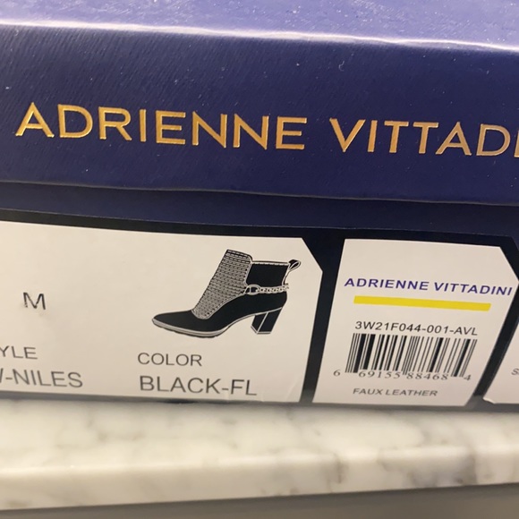 Black boots - Picture 5 of 6